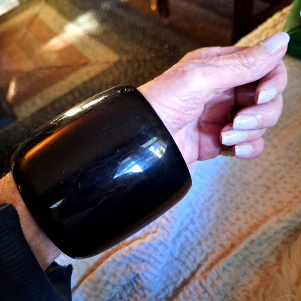 ARMANI , WIDE CUFF...